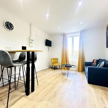 Jungle Appartement Avec Terrasse Laon Luaran gambar