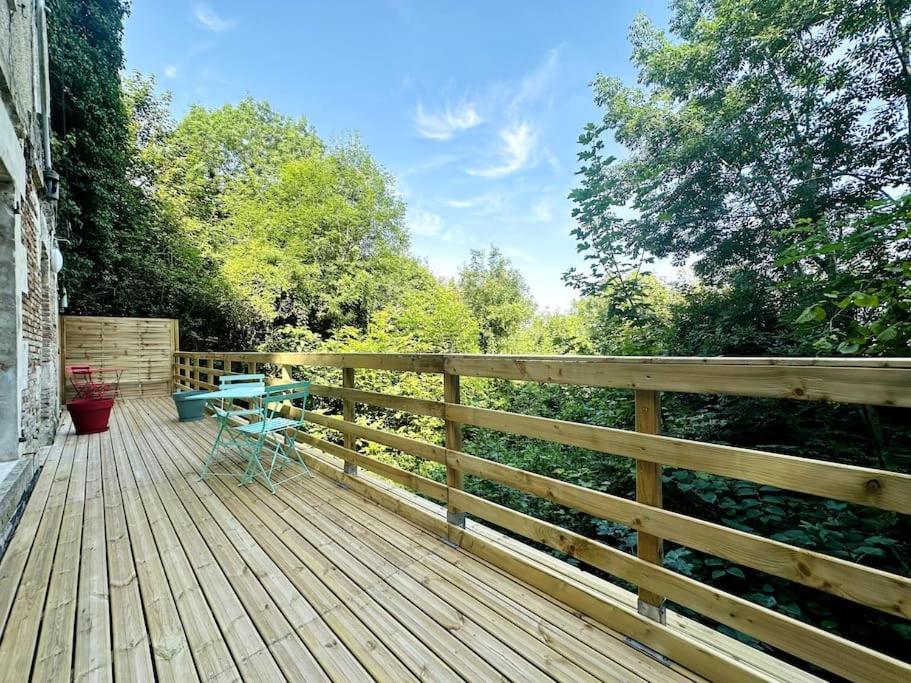 Jungle Appartement Avec Terrasse Laon Luaran gambar